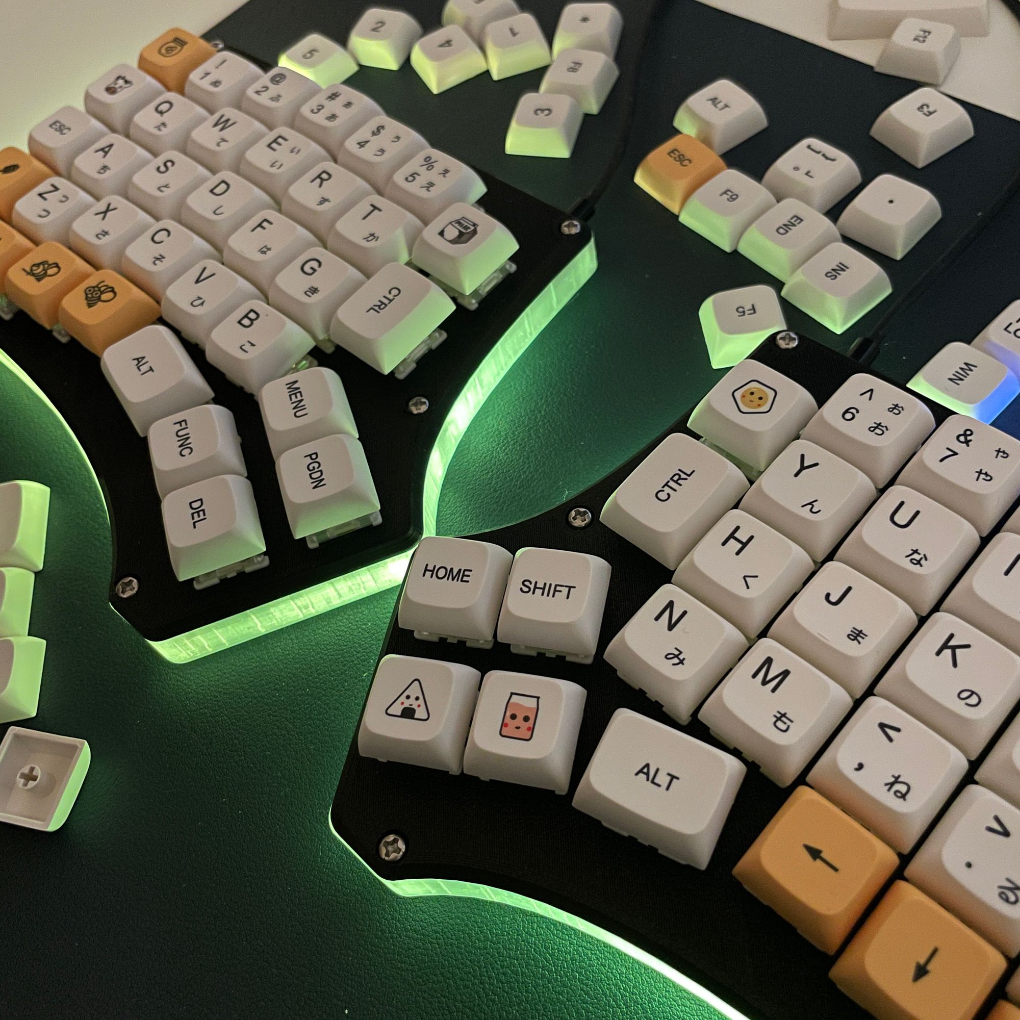 Redox beekeeb Custom Keyboard Builds Showcase