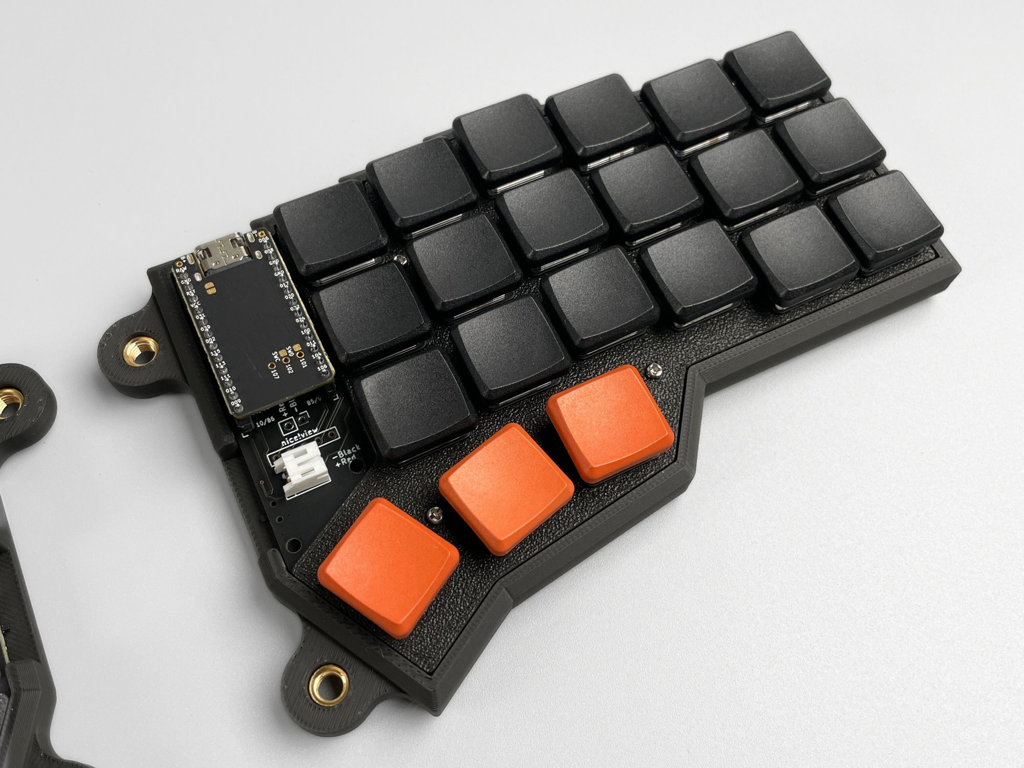 Wireless Corne with Low Profile Choc v1 Key Switches and MBK Keycaps