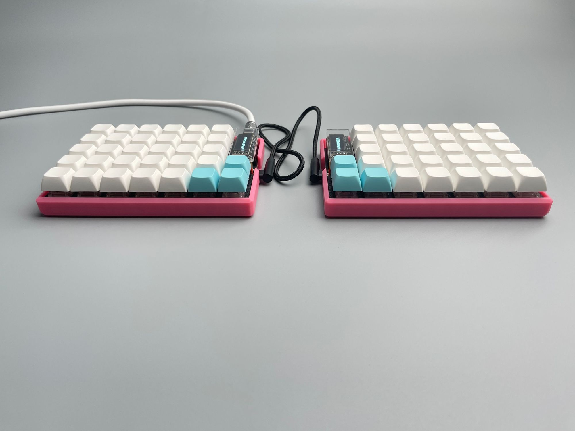 Wireless / Wired RP2040 FelixKeeb Split Keyboard